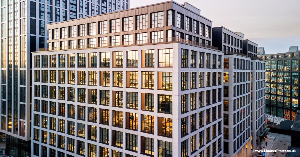 Lindner_Prater's tweet image. Golden Hour at Manchester Goods Yard🌆

 #ManchesterGoodsYard #Envelope #Glazing #Cladding #Roofing  #Sunset