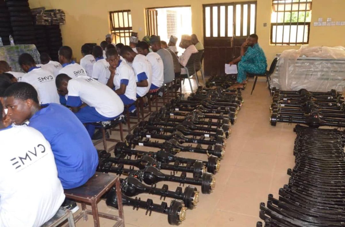 emvc_1's tweet photo. Proud to have implemented an EV training program in partnership with the Energy Commission and NADDC. The program, designed in collaboration with SEFORALL and AfricaNev, equipped students, private sector companies, and government employees with skills in EV assembly https://t.co/5ral28307y