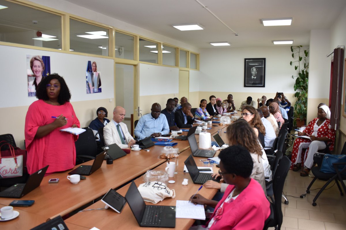 ONU Droits de l'homme Guinée (@onudhguinee) on Twitter photo 𝐏𝐫𝐨𝐣𝐞𝐜𝐭𝐢𝐨𝐧 𝐝𝐮 𝐩𝐚𝐬𝐬𝐚𝐠𝐞 𝐝𝐞 𝐥𝐚 𝐆𝐮𝐢𝐧𝐞́𝐞 𝐚̀ 𝐥𝐚 𝟒𝟗𝐞 𝐒𝐞𝐬𝐬𝐢𝐨𝐧 𝐝𝐞 𝐥'𝐄𝐱𝐚𝐦𝐞𝐧 𝐏𝐞́𝐫𝐢𝐨𝐝𝐢𝐪𝐮𝐞 𝐔𝐧𝐢𝐯𝐞𝐫𝐬𝐞𝐥 (#EPU) 𝐩𝐚𝐫 𝐥𝐞 <a href="/Onudhguinee/">ONU Droits de l'homme Guinée</a> 𝐞𝐧 partenariat 𝐚𝐯𝐞𝐜 𝐥'<a href="/UEenguinee/">Délégation de l'Union européenne en Guinée</a>. 𝐏𝐫𝐨𝐣𝐞𝐜𝐭𝐢𝐨𝐧 𝐝𝐮 𝐩𝐚𝐬𝐬𝐚𝐠𝐞 𝐝𝐞 𝐥𝐚 𝐆𝐮𝐢𝐧𝐞́𝐞 𝐚̀ 𝐥𝐚 𝟒𝟗𝐞 𝐒𝐞𝐬𝐬𝐢𝐨𝐧 𝐝𝐞 𝐥'𝐄𝐱𝐚𝐦𝐞𝐧 𝐏𝐞́𝐫𝐢𝐨𝐝𝐢𝐪𝐮𝐞 𝐔𝐧𝐢𝐯𝐞𝐫𝐬𝐞𝐥 (#EPU) 𝐩𝐚𝐫 𝐥𝐞 <a href="/Onudhguinee/">ONU Droits de l'homme Guinée</a> 𝐞𝐧 partenariat 𝐚𝐯𝐞𝐜 𝐥'<a href="/UEenguinee/">Délégation de l'Union européenne en Guinée</a>.