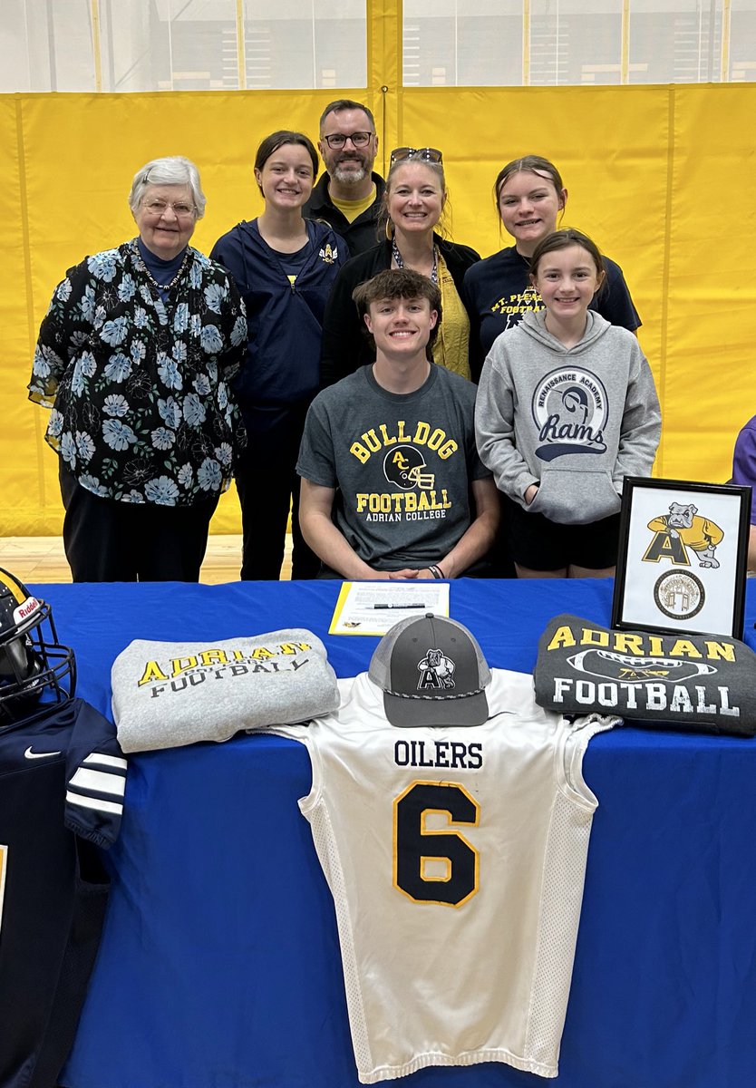 Clayton Molyneux (@claytonmol12033) on Twitter photo Officially a Bulldog! #GDTBAB
<a href="/AdrianCollegeFB/">Adrian College Football</a> <a href="/Coach_Palka/">Joe Palka</a> <a href="/KujawaKenny/">Kenny Kujawa</a> <a href="/fbcoachmac/">Jason McIntyre</a> Officially a Bulldog! #GDTBAB
<a href="/AdrianCollegeFB/">Adrian College Football</a> <a href="/Coach_Palka/">Joe Palka</a> <a href="/KujawaKenny/">Kenny Kujawa</a> <a href="/fbcoachmac/">Jason McIntyre</a>