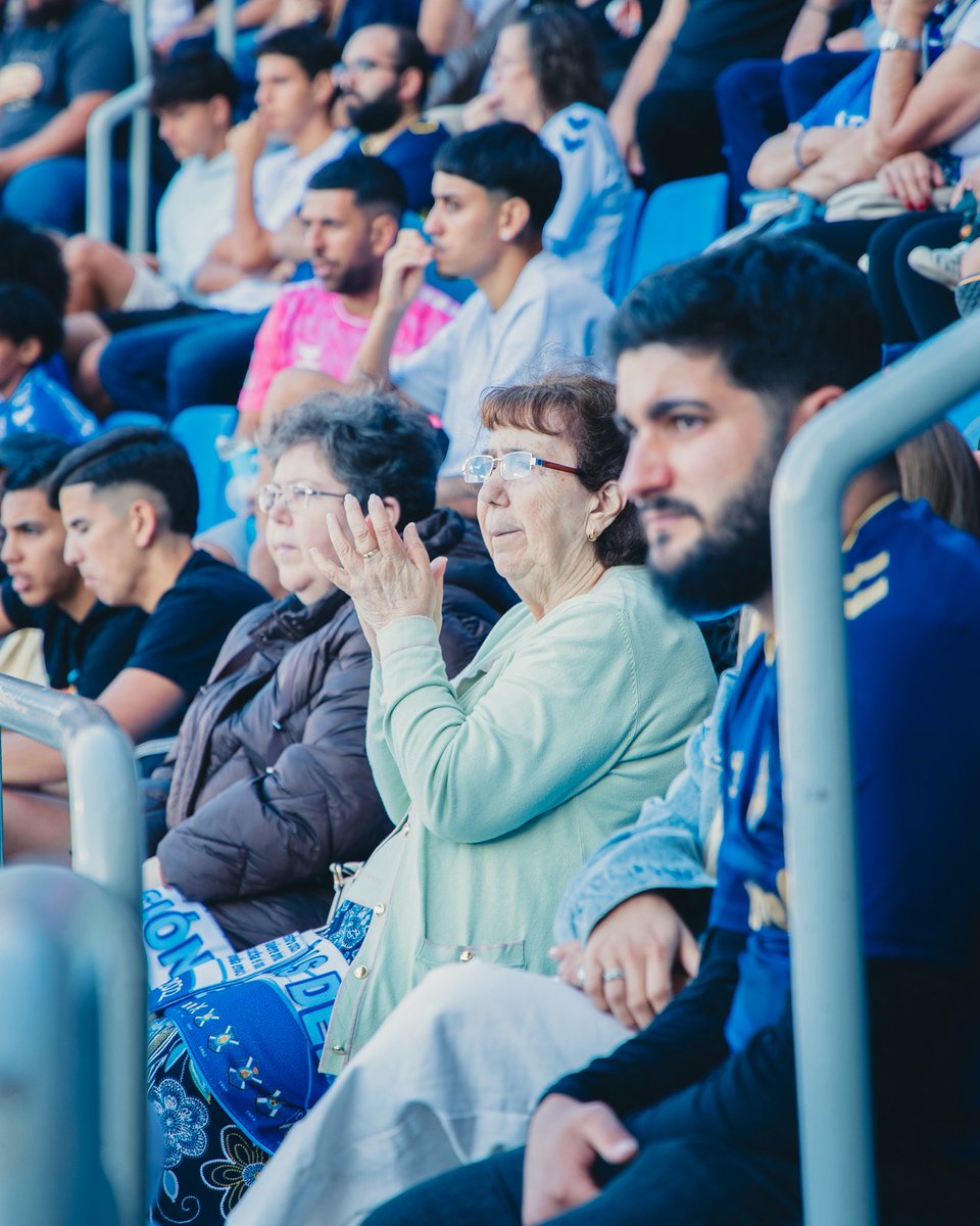 CDTOficial's tweet photo. 𝒜𝒹𝑒𝓁𝒶𝓃𝓉𝑒 𝓈𝒾𝓃 𝓉𝑒𝓂𝑜𝓇 🤍💙 

#SiempreCDTenerife https://t.co/egtsTvyMs3