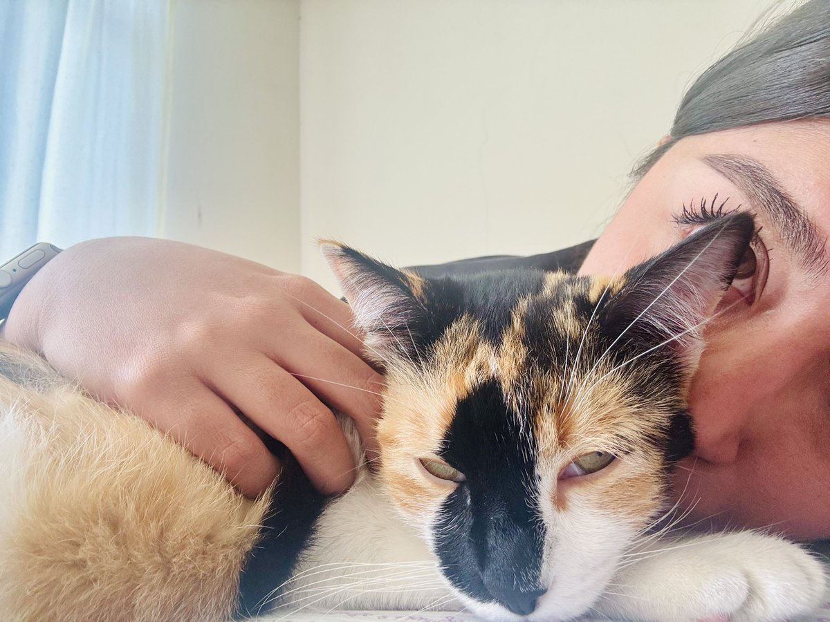 No Julietita, me rehúso a dejarte de apapachar, ni modo mi ciela.