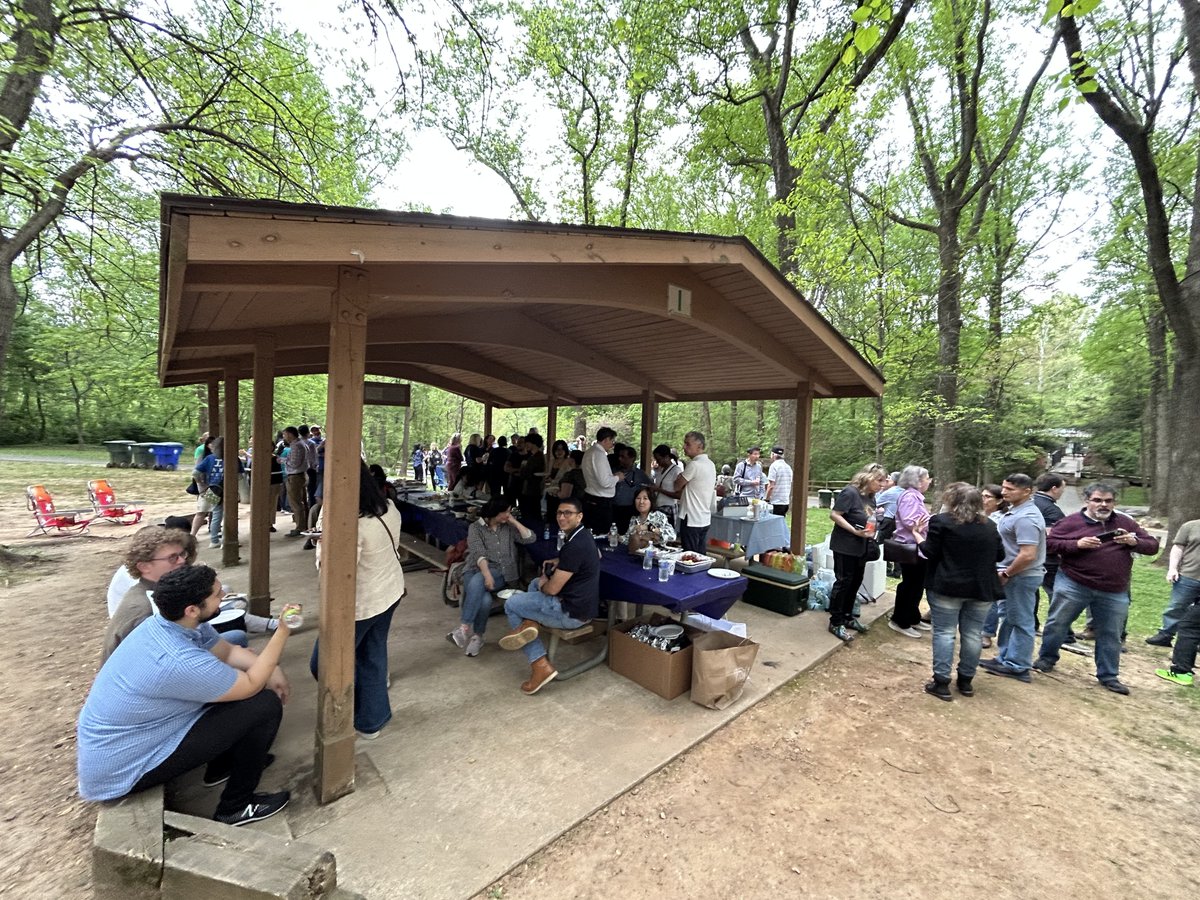 NEIDirector's tweet image. We love our staff at @NatEyeInstitute @NIH!
Here are some photos from recent events to celebrate the incredible work they've done toward our mission of eliminating vision loss & improving quality of life through vision research.