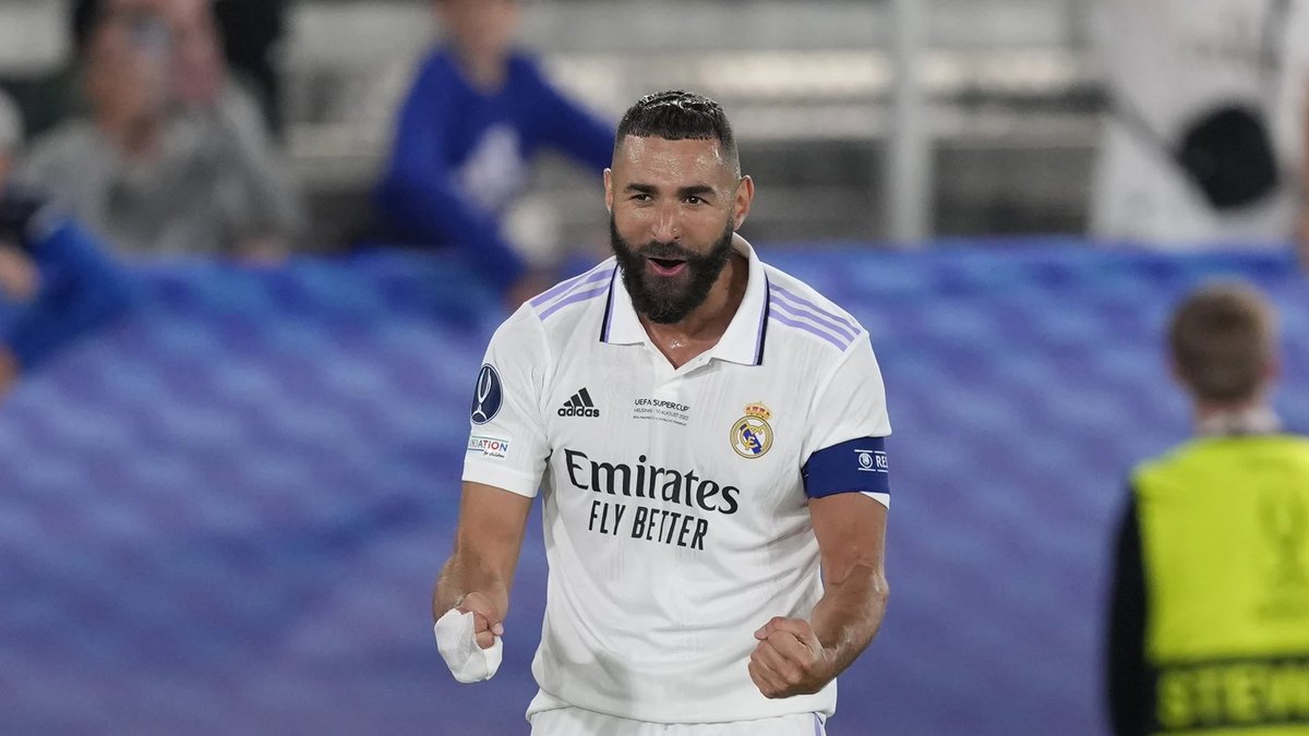 francisstatus's tweet photo. @marca Tú se los ponías a Benzema y Valverde vaya personaje este tipo https://t.co/NCEO4nFLep