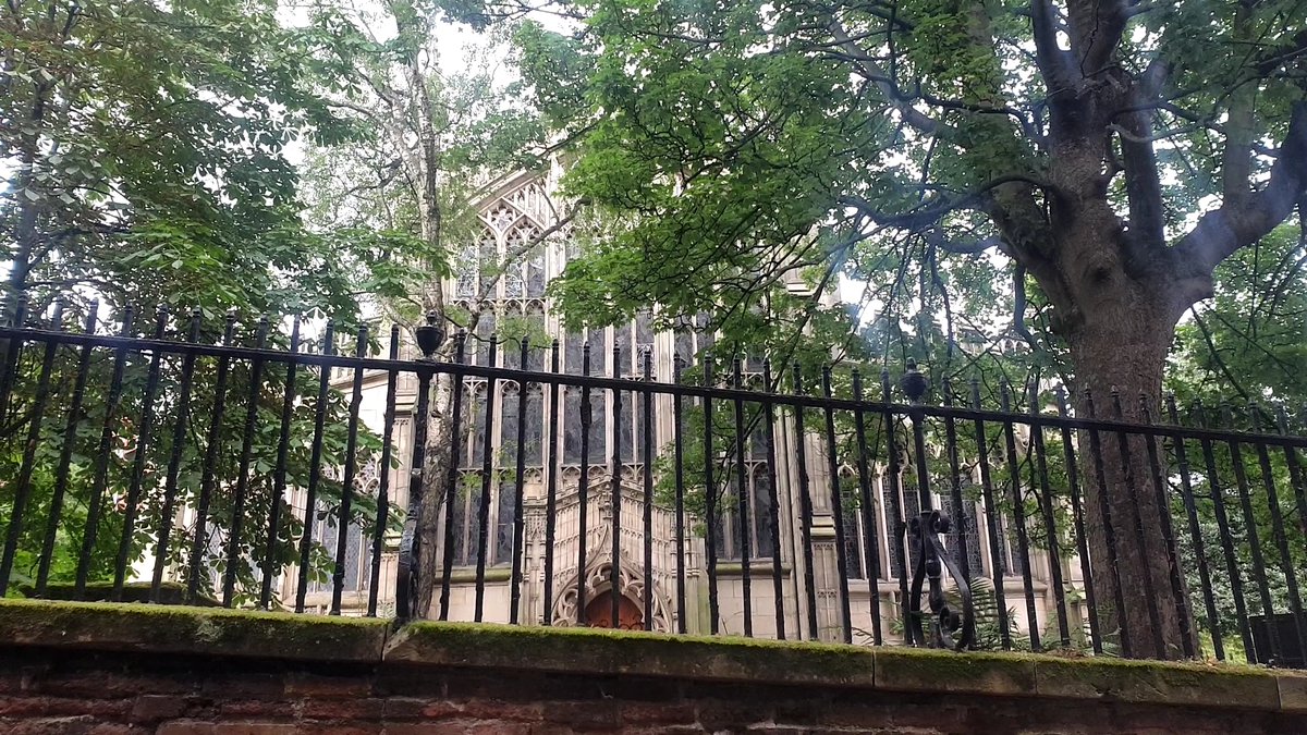EzekialBone's tweet image. 'Nova stella, novus rex' 1066⚔️Around 50 young French kids basked in the sun on a quest around #Nottingham for #Robinhood 🏹 Cool to be working with their leader Mathieu again whose translation had great impact. Top day!👍 Thanks @PGTrips_Asso 🏹 @VisitNotts @NottinghamHost 🏹