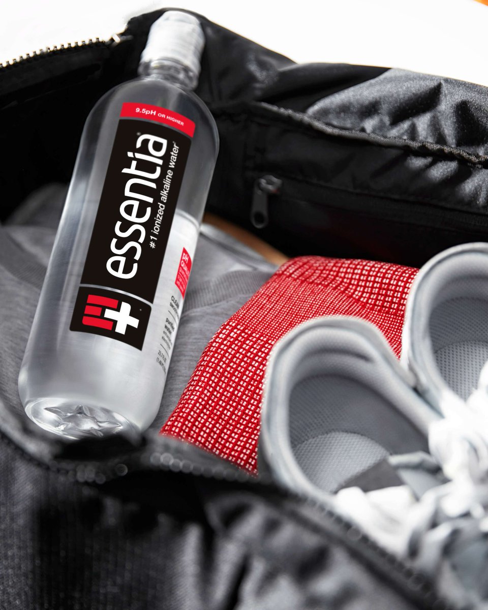Success is built on the essentials—hydration included. Essentia 💧 is in the bag. What fuels your grind? Drop your gym must-haves below ⬇️. #OverachievingH2O