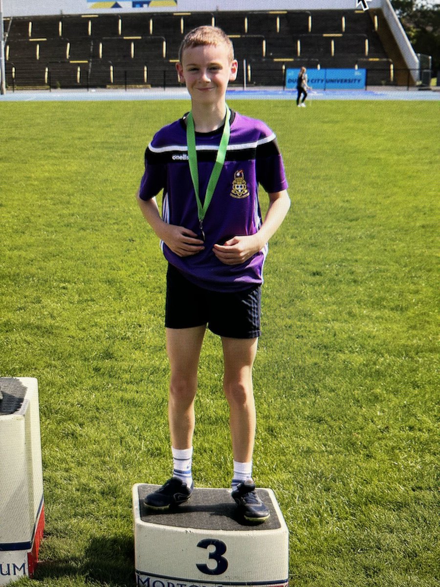 West Leinsters Day 1:
1st Year: Gerry Ward bronze (1100m), 4x100m silver

2nd Year: 4x100m silver

3rd Year: 4x300m gold, Aidan Flanagan bronze (1 mile), Calum Kelly bronze (100m hurdles)

4th Year: Harry Boylan silver (shot put)

5th/6th Year: Ryan O’Neill gold (1500m)