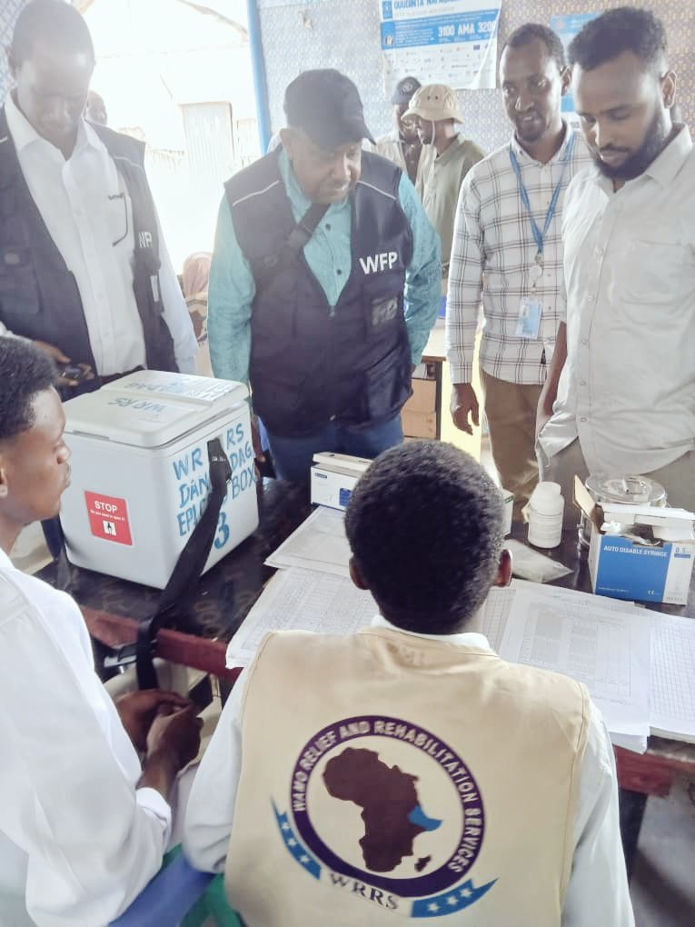 WamoRelief's tweet photo. We were honoured to welcome a delegation led by Mohamed NUREDAIEM, Head of @WFPSomalia Kismayo Office to Dhobley. Their visit to our facility highlights the strength of our partnership and shared dedication to supporting vulnerable communities.
#HumanitarianAid #Somalia https://t.co/l3NQd4ipkk