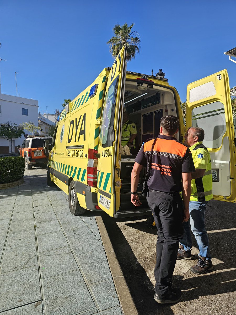 Desde el primer momento del Apagón Nacional nuestra asociación movilizo tres ambulancias, un vehículo social y diferentes recursos como generadores, mantas y hospitales de campaña para prestar apoyo en centros residenciales, hospitales y domicilios varios.

#DYA #DYAMálaga