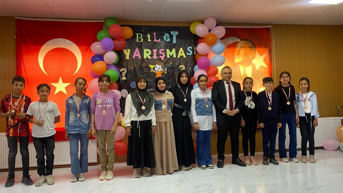Güzelkuyu İlk/Ortaokulumuzda düzenlenen bilgi yarışmasına katıldık. Yarışmayı "bilgi" kazandı. Çünkü hayattaki en değerli şeydi.