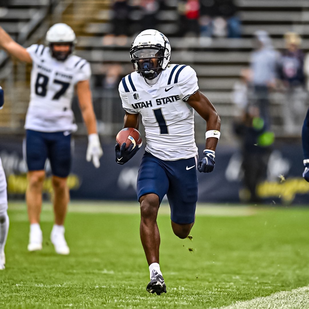 Schultz_Report's tweet image. The #Chiefs landed one of my favorite players in the draft at pick No. 133: Utah State WR Jalen Royals.
A true 4.4 guy, Royals led the nation in 2023 with seven TDs of 50+ yards. He’s strong, has great hands, quick feet and excellent balance from his basketball background. Plus,…