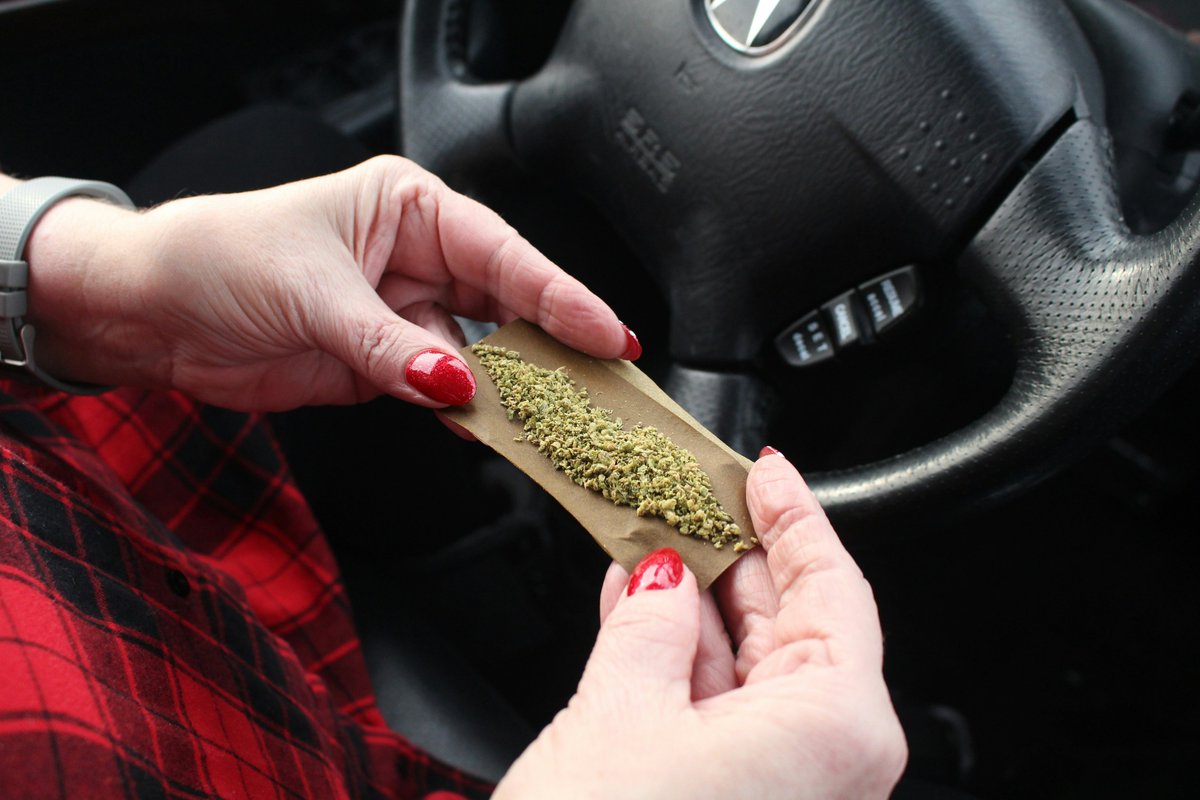 ColoradoDOT's tweet photo. We all know the consequences of driving drunk, but do the same rules apply to driving high? Yes. #Colorado law says that driving high is illegal. @CSP_News and local law enforcement are trained to detect cannabis-impaired drivers. 

🌐More: https://t.co/YHyIkRigIi

#DriveHighDUI https://t.co/0LT52gF2AY