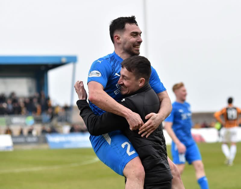 DylanForrest81's tweet photo. Good weekend that 💙🏆 https://t.co/ADCJiHrKiT