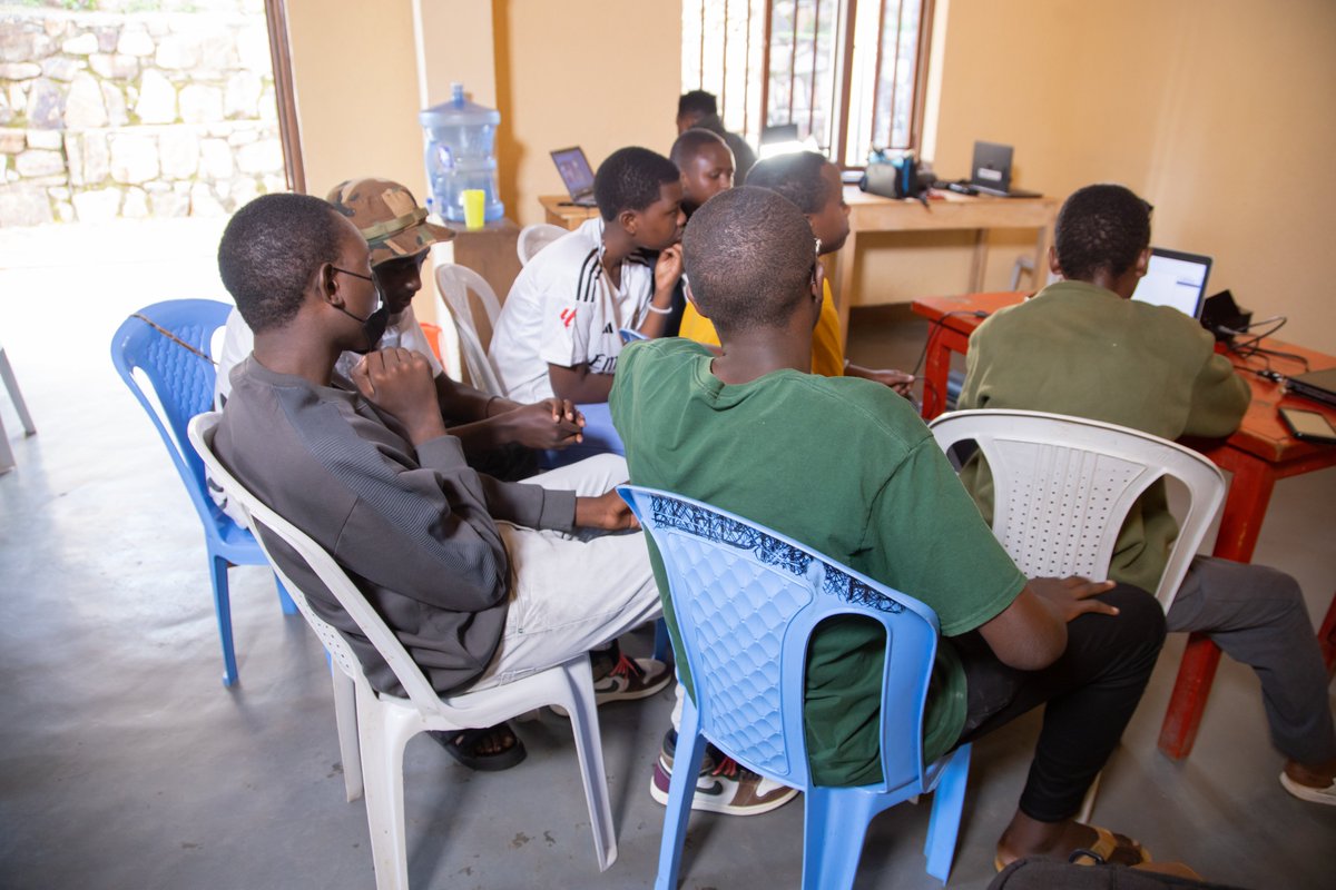 imena_pro's tweet photo. 🧠✍️ Brainstorming = the birthplace of great stories!
At Imena Production & Film Academy, students dive deep into theme, character, conflict & story structure during scriptwriting sessions.
Every powerful film starts with a strong idea!
#Scriptwriting #StoryDevelopment #Rwanda https://t.co/TsGATjFiIK