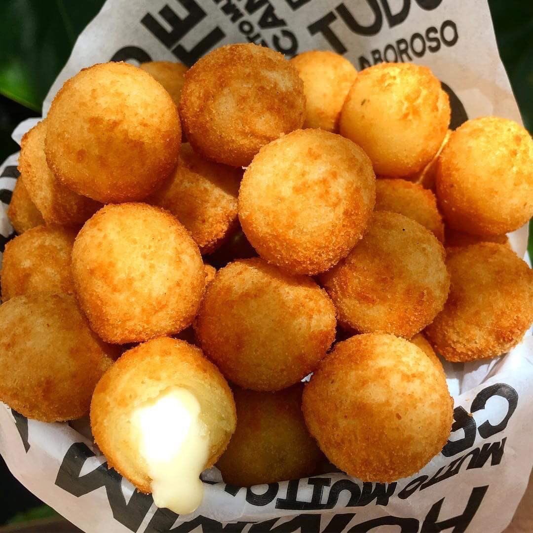 food_porn17's tweet photo. Bolinha de queijo https://t.co/96imendJVF