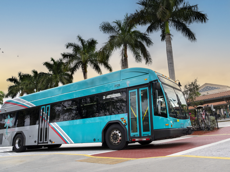 palm_tran's tweet image. Let’s get moving, Palm Beach! 🏃‍♀️🚌 Whether it’s work or weekend errands, we’re here to get you there. #MoveItMonday