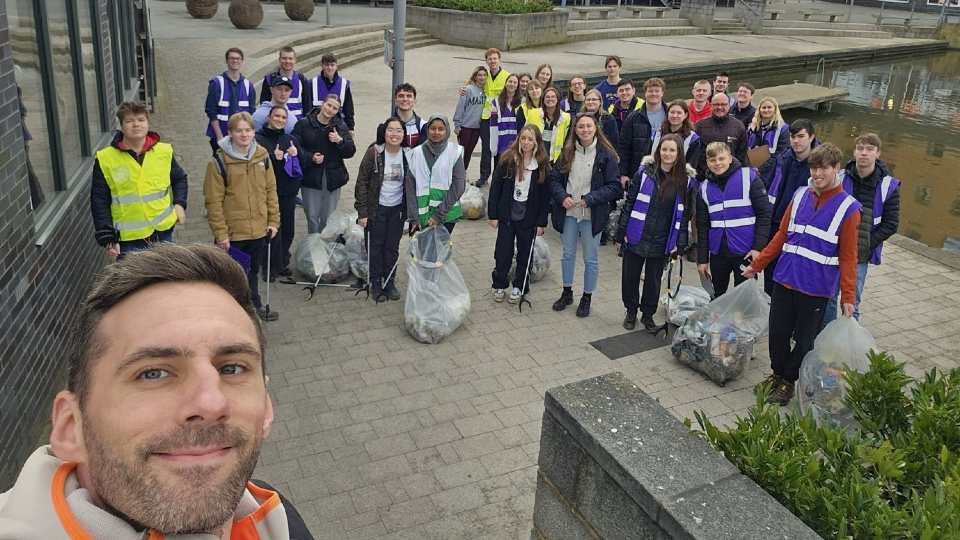 We're now a community hub for <a href="/trashfreetrails/">Trash Free Trails</a>! 📢

50 students attended our first event, removing litter from a 3-mile span of Loughborough Canal. The group removed over 2,000 items, totalling 73kg of waste! 🗑️

Read more ➡️ lboro.uk/3GGk34s

<a href="/SustainLboro/">Sustainable Lboro</a>