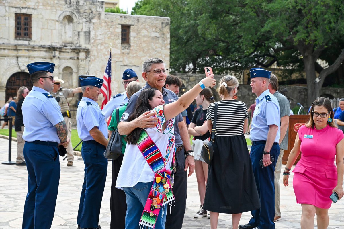 Our Military Affairs team—VP Bryan Logan and Program Manager Dlayne Tucciarone—joined military leaders from across Joint Base San Antonio (<a href="/JBSA_Official/">JointBaseSanAntonio</a>) to celebrate Air Force Day at The Alamo (<a href="/OfficialAlamo/">The Alamo</a>)! 🇺🇸

They handed out our Celebrate America’s Military Fiesta medals,