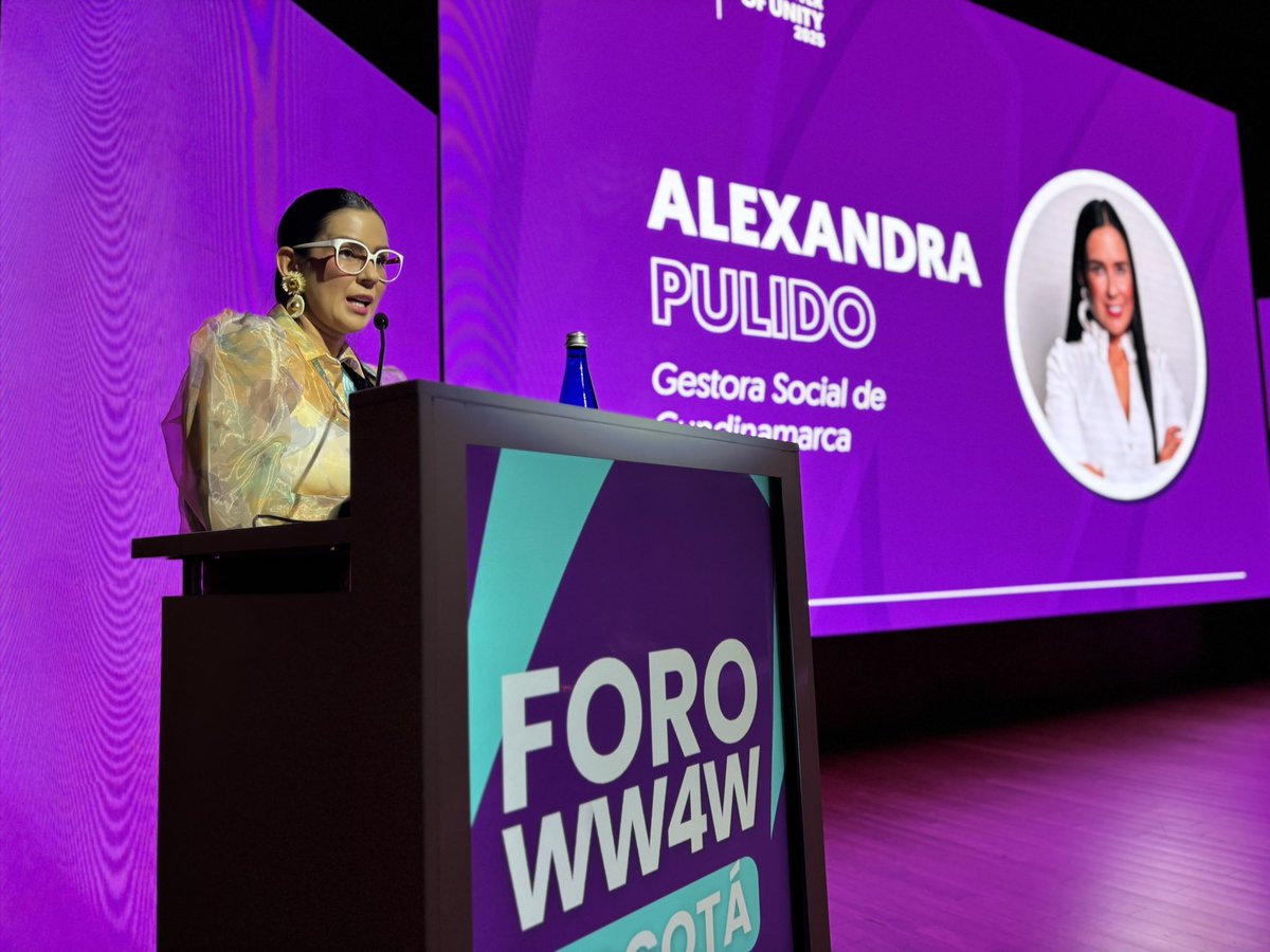 MujerGeneroCund's tweet photo. Cerrar brechas es posible cuando se fortalece el talento de las mujeres. En el Foro #WW4W, Alexandra Pulido, gestora social de #Cundinamarca nos inspira con su labor en las Casas Sociales de la Mujer, espacios donde florecen habilidades, liderazgos y sueños que transforman. 🙋‍♀️✨ https://t.co/GxGKcPpPM5