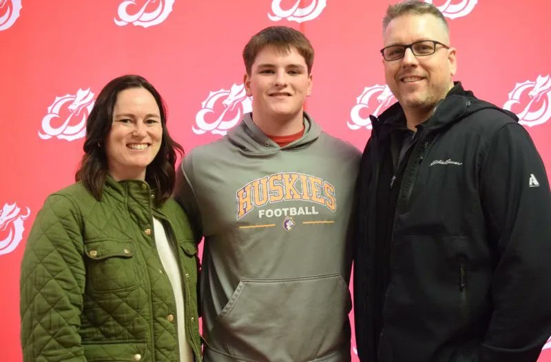 NWahlScouting's tweet photo. Fresh out the 2026 film room in North Dakota

-We take a look at the Uncommitted 2026 Trench Monsters
-Also the sound group of UTR WRs and TEs in that class

Trenches: https://t.co/Hd7rFHyR7y

WRs/TEs: https://t.co/uhfFKh22pd

@Bdahl34 @MattBryant7734 @JoeyKraljic https://t.co/MmI50omEwO