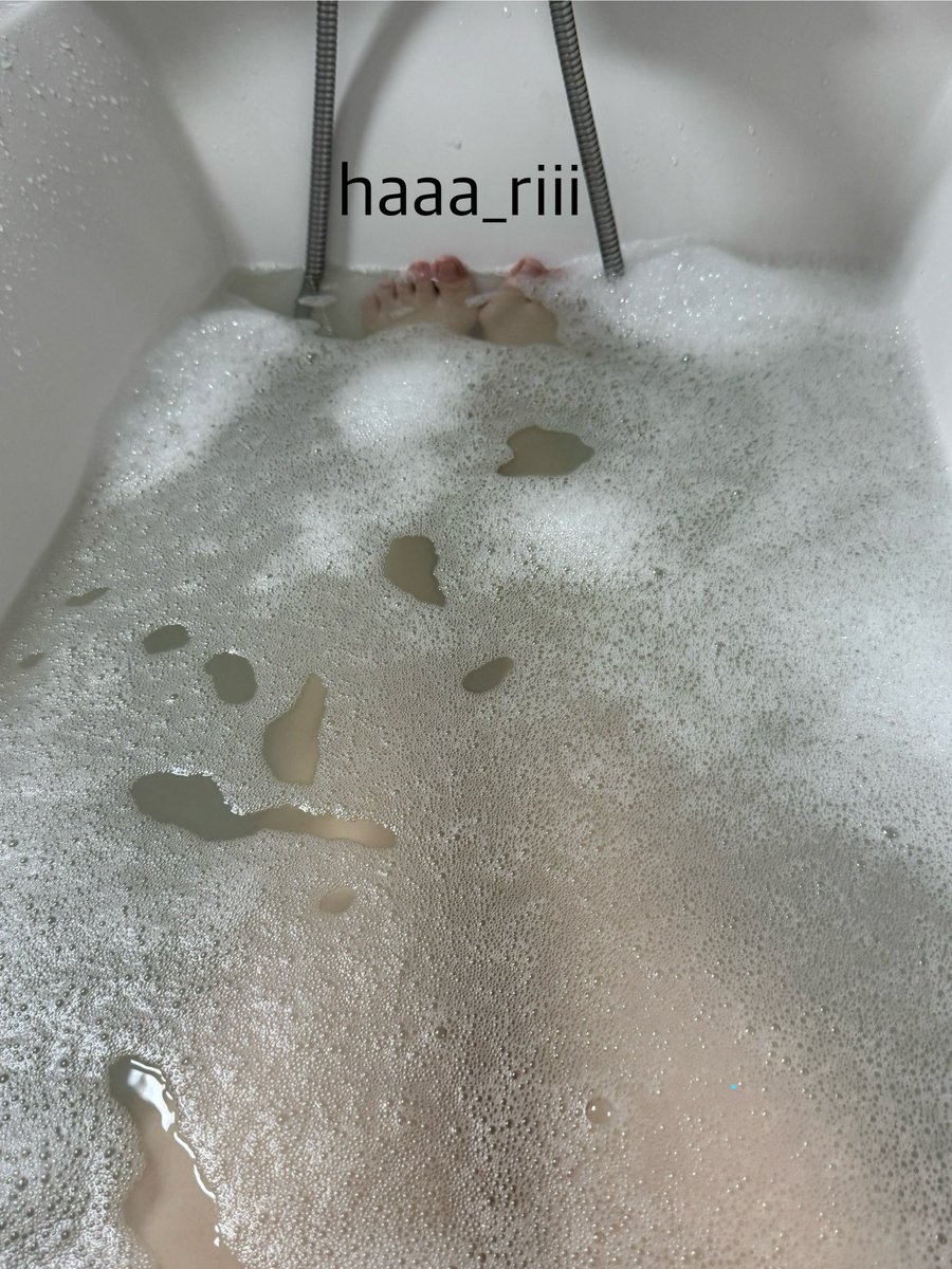 생각보다 거품이 빨리 안 없어지는거 같더라구
향기는 그냥 달달한 냄새!