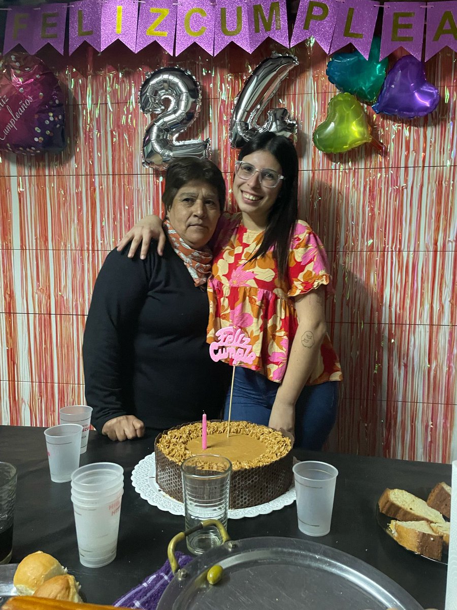 cami1herrera's tweet photo. Que más puedo pedir si tengo a mis abuelos vivos y mis papás siempre conmigo🩷 https://t.co/Rk9Cm1UBir