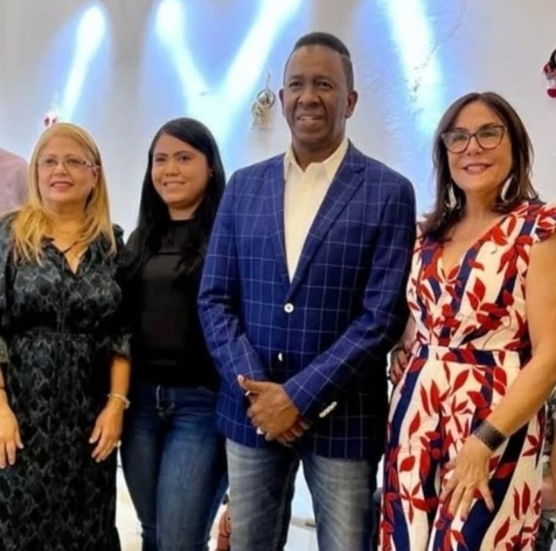 faraujo01's tweet image. Un honor poder ser de ayuda y acompañar a ProArtesaniaRD, la Federación Dominicana de Artesanos, el Colectivo de Arte Contemporáneo y el Cluster de Joyeros en sus jornadas de búsquedas de nuevos mercados internacionales. @MIREXRD @RDPorLoAlto @Aurelkys @EmbajadaUSAenRD @elonmusk