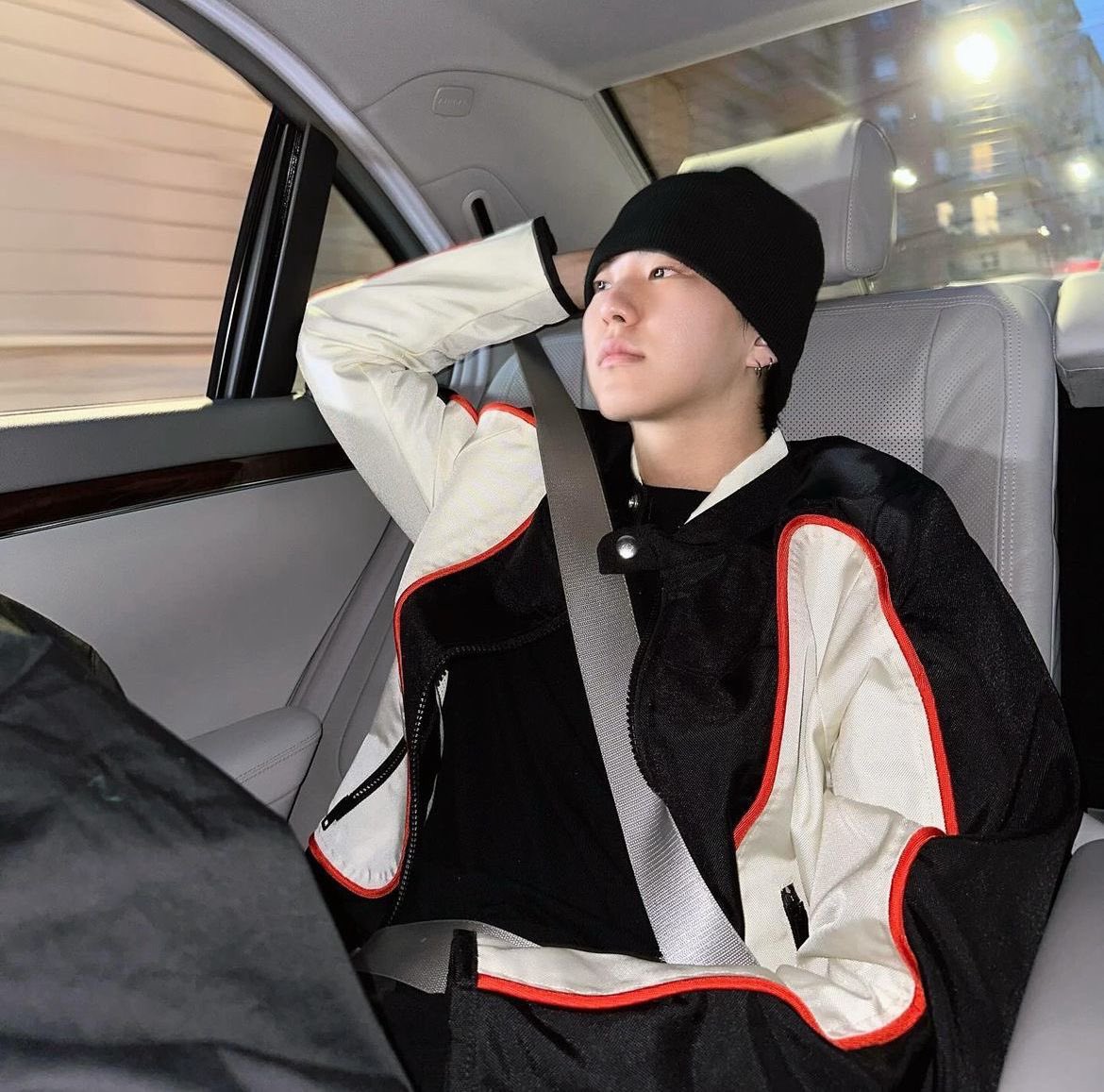 svtpou's tweet photo. all buckled up https://t.co/0dUnsuAieZ