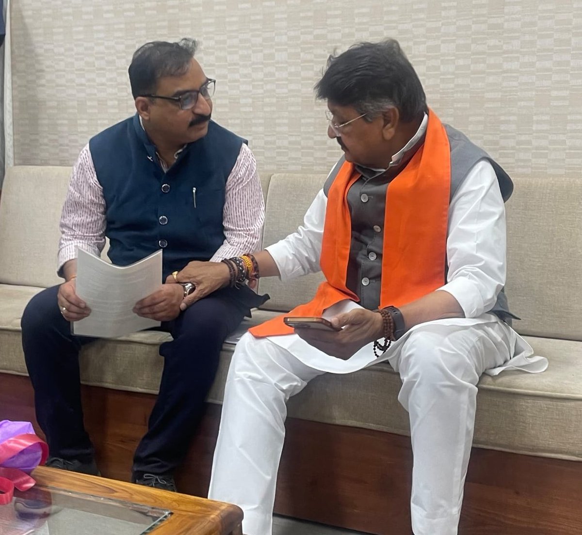 सबकी मदद करने वाले, भाई साहब <a href="/KailashOnline/">Kailash Vijayvargiya</a> जी को जन्मदिन की शुभकामनाएं। बाबा महाकाल आपको उत्तम स्वास्थ्य, यश और राजनीति में चरम उत्कर्ष प्रदान करें। <a href="/BJP4India/">BJP</a> <a href="/BJP4MP/">BJP Madhya Pradesh</a> #hbd_kailashji
