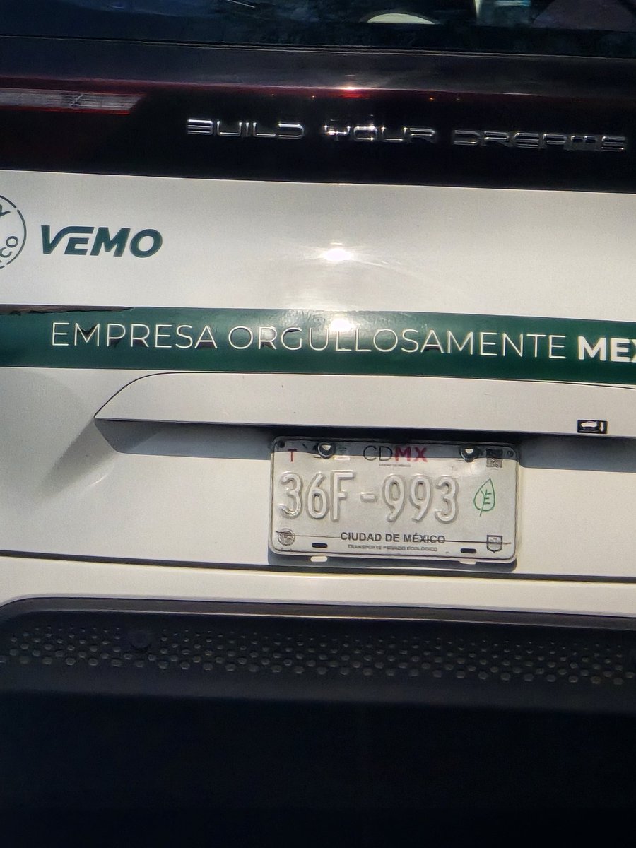 mickysnc's tweet photo. Oiga me @Uber_MEX por qué permiten que vemo borre la placa para que no se pueda identificar su unidad https://t.co/Oa91JQG1EH