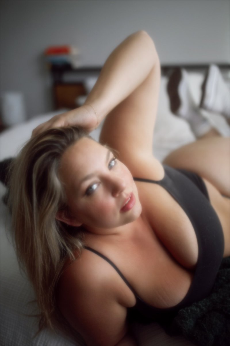 Hey there stranger, should we get acquainted?