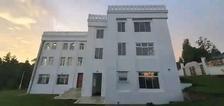 BondeniValley's tweet photo. Alhamdulillah! 
Kabarnet Jamia Mosque &amp; Community Center is now open in Baringo County led by @Mustafa_Y_Ali, Chairman of Kabarnet Muslim Association. It serves 1,000+ worshipers &amp; 100 Madrasah pupils. A milestone in faith, learning &amp; unity.

#KabarnetJamiaMasjid 
#BaringoMuslims https://t.co/gSpJiTqCok