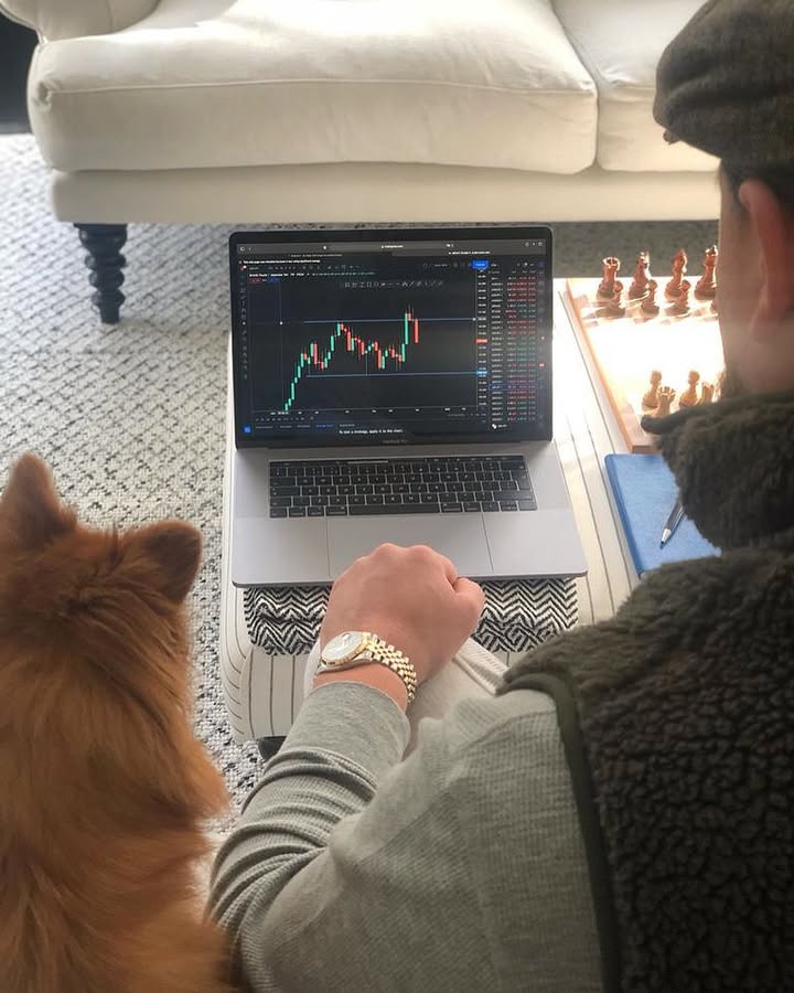 ClintonJake986's tweet image. Pickle is happy with +4.4% on NJ but not so happy she didn’t get an entry on GJ 😅 as long as she called the move that counts right 🤣

Getting ready to go for a walk with dogs 🐕 then doing some more planing for the week ahead ☑️ 🖊 

Feeling in the flow on such a consistent