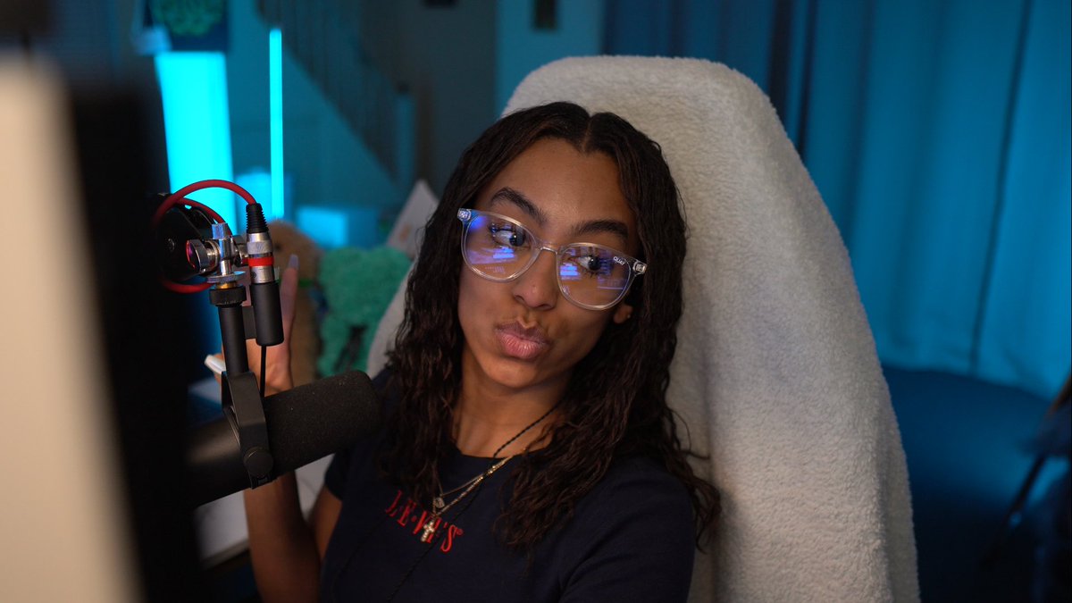We are live!! 🩵
Twitch.tv/kayizraw