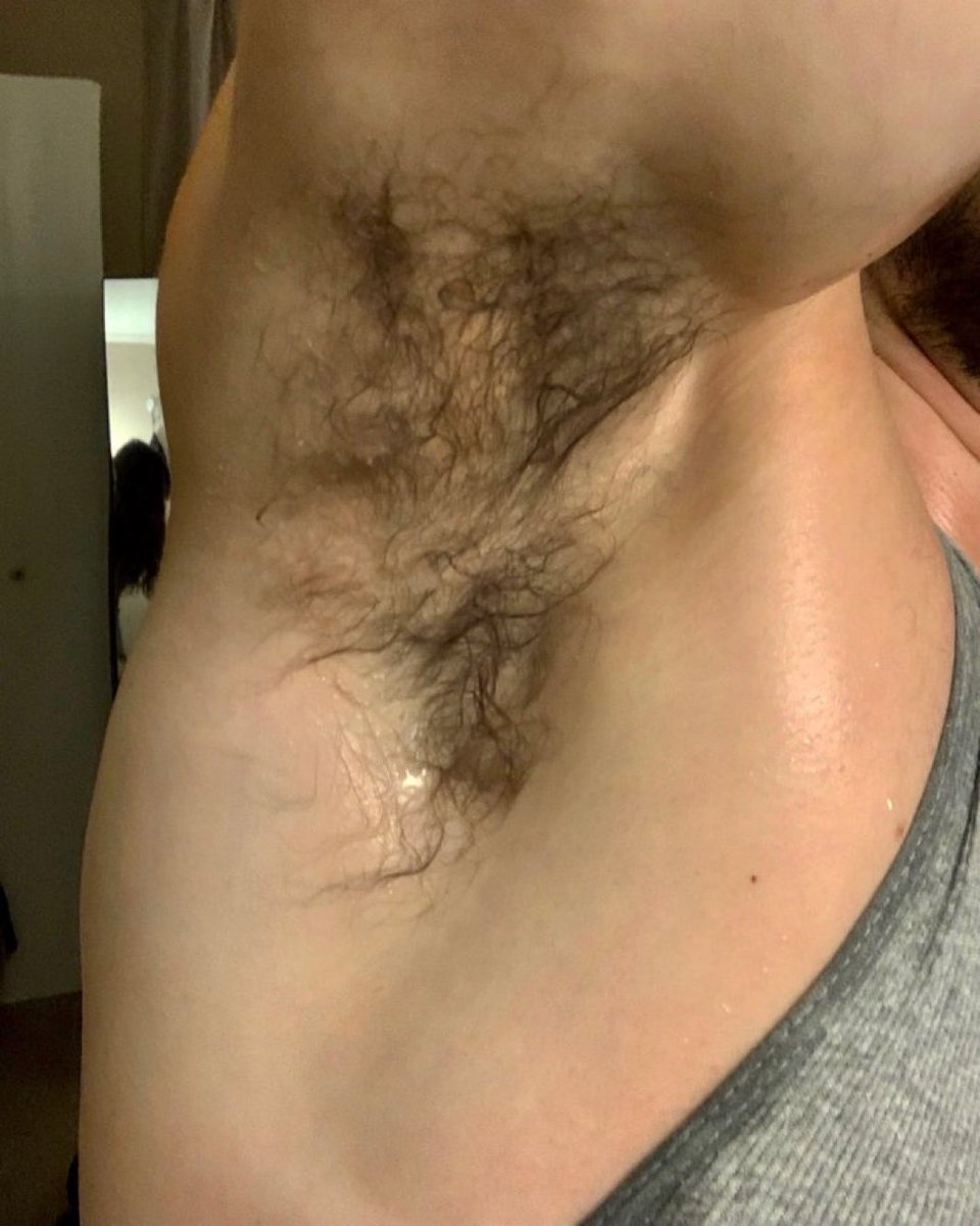 with summer coming dudes need to just lift their arms up like this and let everyone smell their musk fr😵‍💫