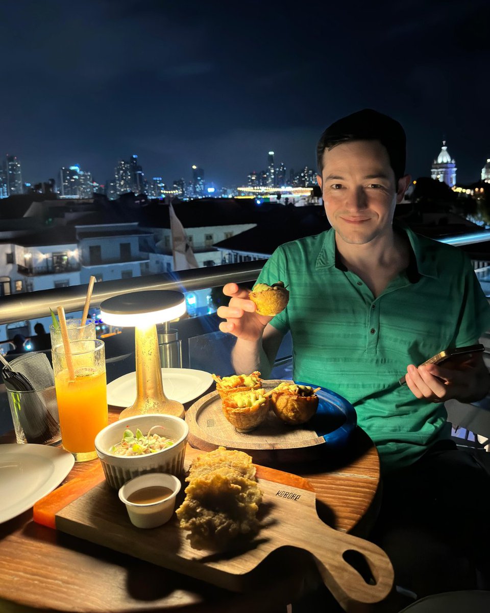promtur_panama's tweet image. Panamá recibió a Martín Grosz de
@clarincom para vivir una ruta gastronómica que conecta historia, cultura y sabores auténticos. 🍽️📷 Un viaje que muestra por qué somos un destino culinario único. #PanamáEsSabor #VisitPanama