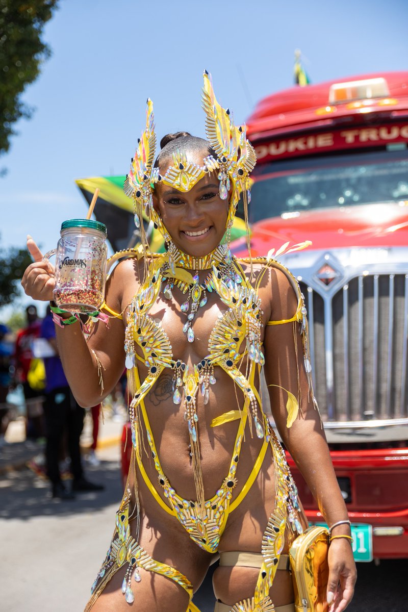 race/car tweet media