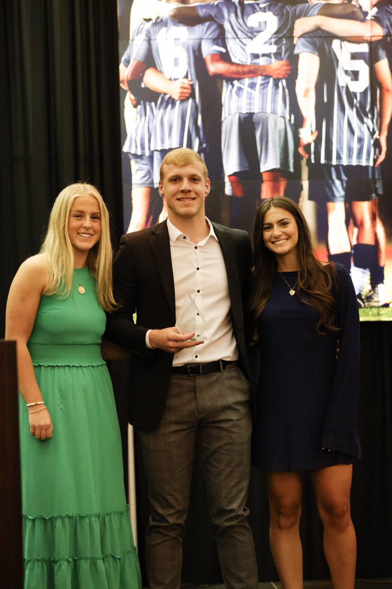 LaSalle_MSOC's tweet image. Proud to have taken home the awards for Academic Excellence and Community Service 📚🤲

#GoExplorers🔭