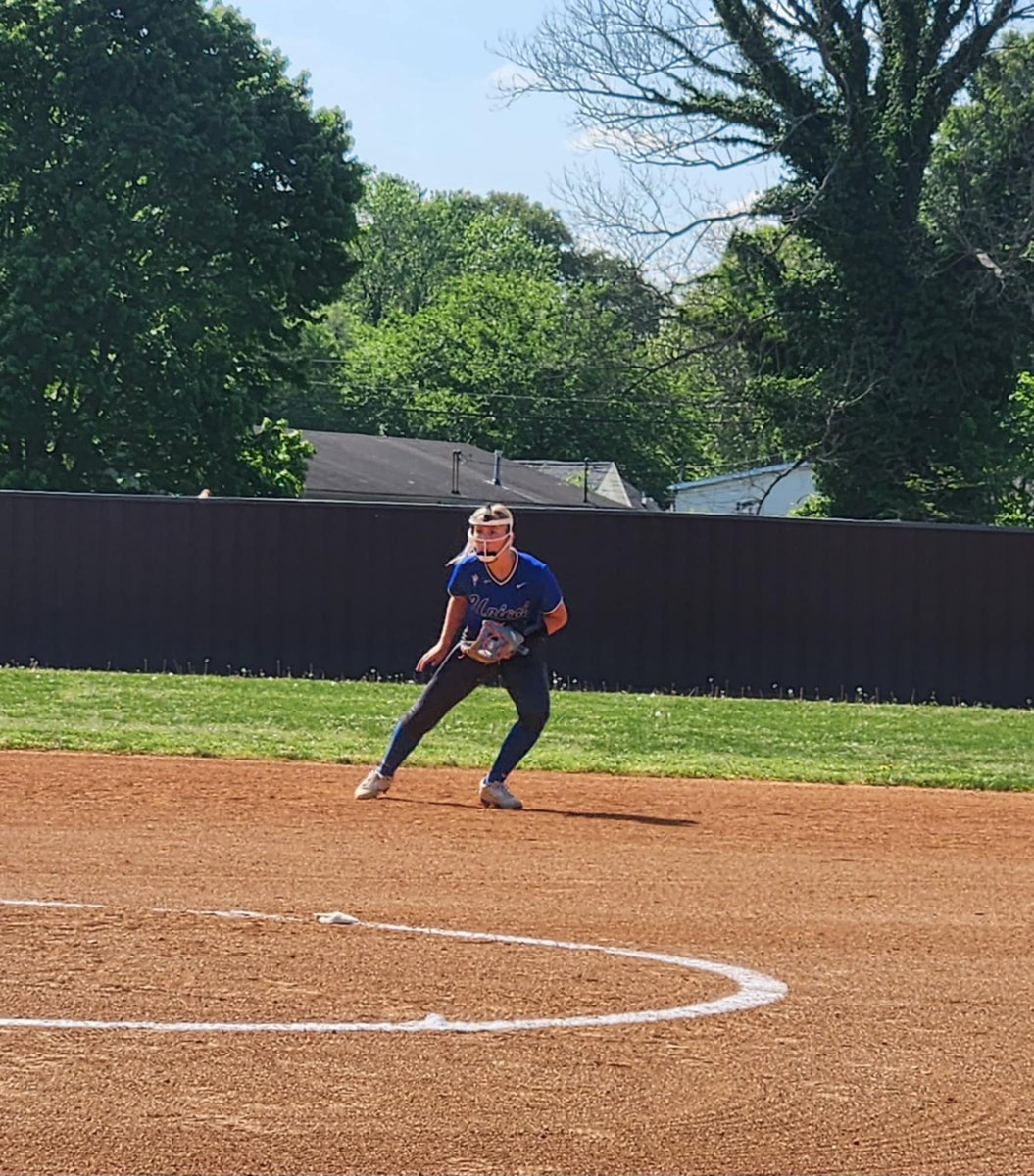 Kyndal_Engle11's tweet photo. Finished the regular season with a non conference win against Dobyns Bennett. Solid night in the field and glad I was able to drive in a run late in the game to extend our lead! Post season starts Friday!!! 😈🥎 #BlueDevilSoftball https://t.co/sDNyjE7O45