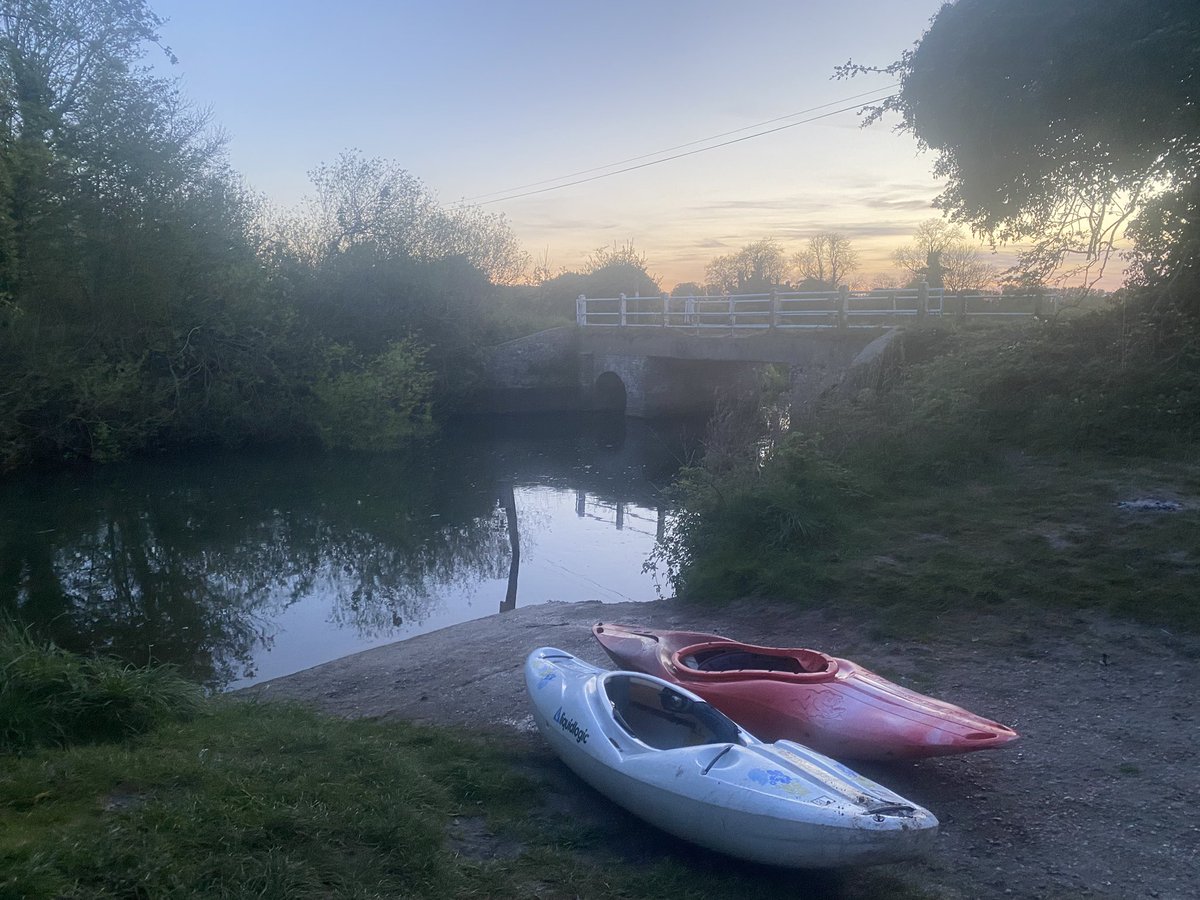 What a great evening for a paddle…first one this year ❤️ 

#outdoors #paddling #kayaking #phonephotography #norfolk #boating #justforfun #ThePhotoHour