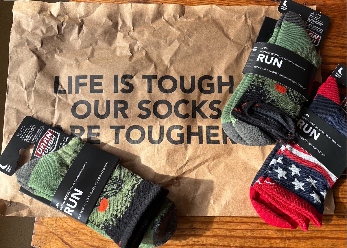 tmcrow's tweet image. life is so much better with good socks! just got my @DarnTough socks for the Sedona 125...might get them dirty before the race