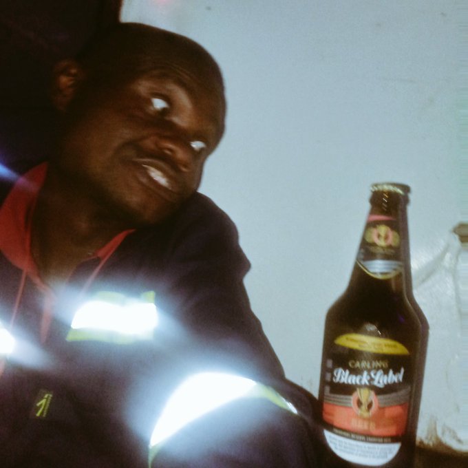 manicaprincess's tweet photo. This is the first Arsenal supporter to drink 15 crates of black label beer after Arsenal's defeat in semi-finals at their home ground https://t.co/gn0Z9CrGMB
