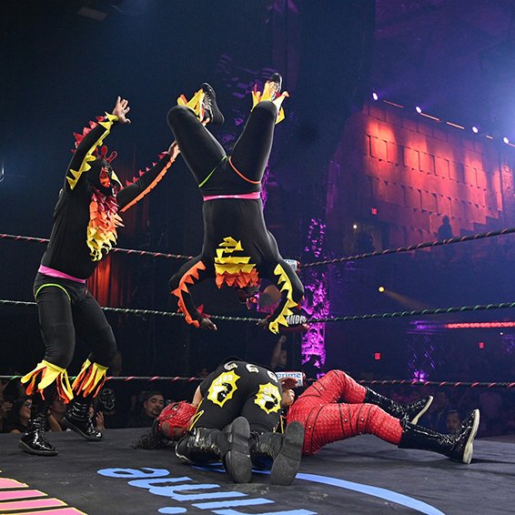 You haven't lived until you've seen Paquita and Dirty Sanchez cluck things up with Los Crazy Chickens. Lucky you—you'll see that and a lot more at Lucha VaVoom de La Liz's Cinco de Mayan show May 2 at DTLA's Mayan Theatre. Get your tickets now! ticketweb.com/events/org/376…