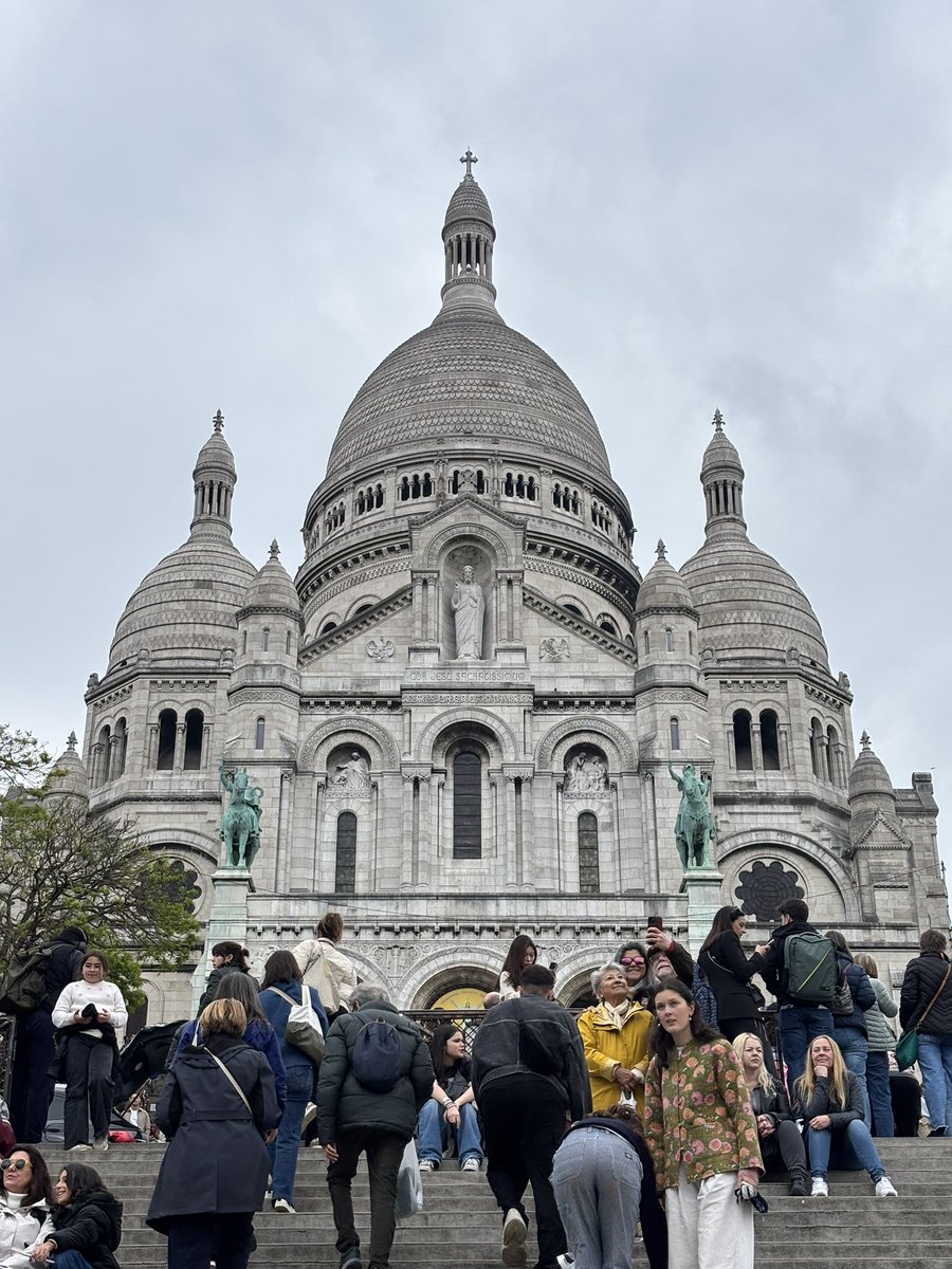 Herbivorepr's tweet image. Paris con my babi 

#exploreparis #eiffeltour #howrude #paris