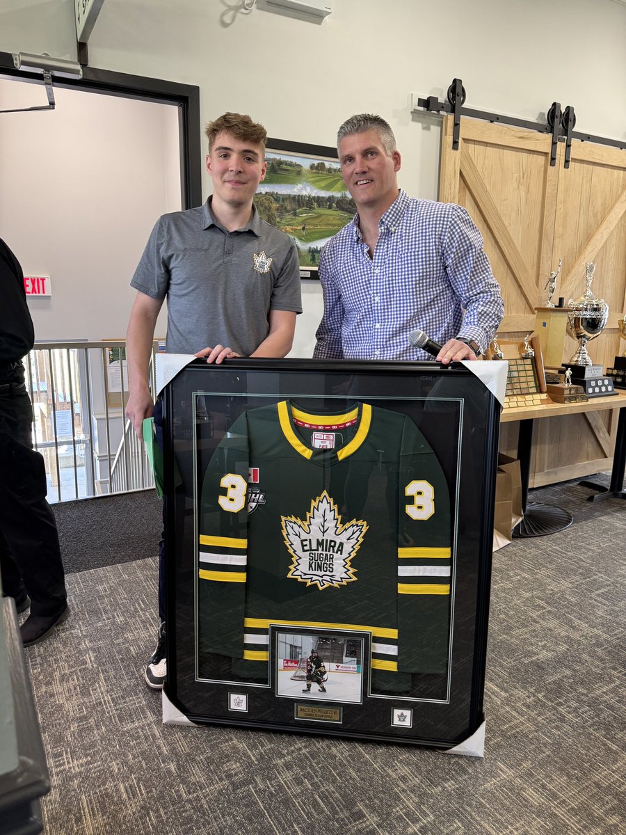 SugarKings's tweet image. At our Awards Banquet we celebrated our graduates. The Sugar Kings congratulate Tanner McDonald, Baeddan Pollett, and Liam Eveleigh. 

#onceakingalwaysaking