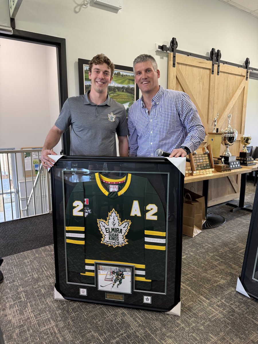 SugarKings's tweet image. At our Awards Banquet we celebrated our graduates. The Sugar Kings congratulate Tanner McDonald, Baeddan Pollett, and Liam Eveleigh. 

#onceakingalwaysaking