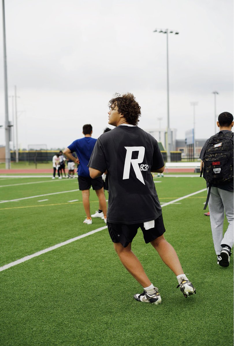 KYDEN BARKER 2026 QB (@barkerkyden) on Twitter photo I’m happy to announce I’ve enrolled back into CLEAR FALLS highschool.
#GoKnights
<a href="/recruit_FALLSFB/">Clear Falls FB Recruiting</a> <a href="/ClearFallsFB/">Clear Falls Football</a> <a href="/TheQBTech/">J.P. Tillman</a> <a href="/SelectQb/">Select Qb Athletics</a> <a href="/DonnieBaggs_/">#HCville</a> <a href="/MarkRussellQB/">Mark Russell</a> <a href="/On3sports/">On3</a> <a href="/RivalsFriedman/">Adam Friedman</a> <a href="/AFGP_Sports/">Adam Sandoval</a> <a href="/Elite11/">Elite11</a> <a href="/PittsPreston_/">𝐏𝐫𝐞𝐬𝐭𝐨𝐧 𝐏𝐢𝐭𝐭𝐬</a> I’m happy to announce I’ve enrolled back into CLEAR FALLS highschool.
#GoKnights
<a href="/recruit_FALLSFB/">Clear Falls FB Recruiting</a> <a href="/ClearFallsFB/">Clear Falls Football</a> <a href="/TheQBTech/">J.P. Tillman</a> <a href="/SelectQb/">Select Qb Athletics</a> <a href="/DonnieBaggs_/">#HCville</a> <a href="/MarkRussellQB/">Mark Russell</a> <a href="/On3sports/">On3</a> <a href="/RivalsFriedman/">Adam Friedman</a> <a href="/AFGP_Sports/">Adam Sandoval</a> <a href="/Elite11/">Elite11</a> <a href="/PittsPreston_/">𝐏𝐫𝐞𝐬𝐭𝐨𝐧 𝐏𝐢𝐭𝐭𝐬</a>