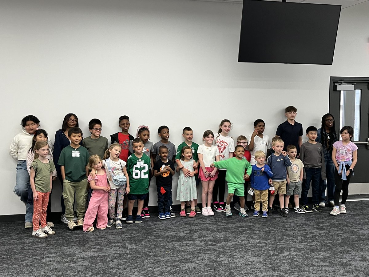 Thanks to ASAC Nowacoski and all who chipped in to make the Philadelphia Field Division "bring your kids to work day" a success! And FYI, that's play money and fake drugs...<a href="/DEAHQ/">DEA HQ</a>