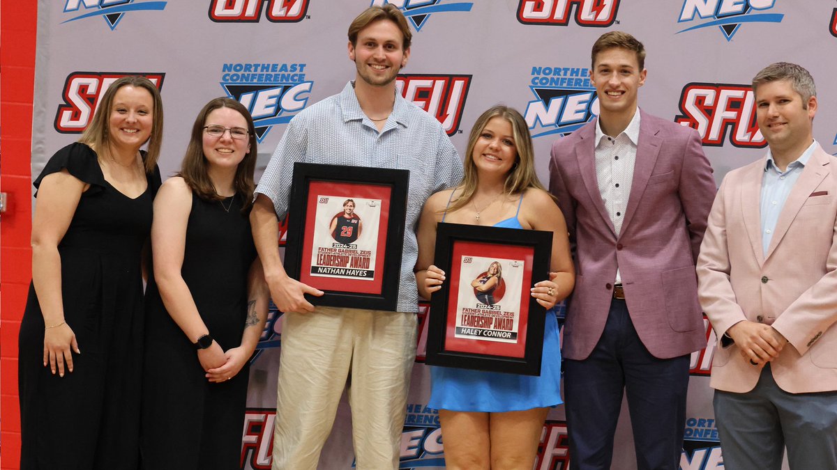 RedFlashMVB's tweet image. Congrats to Andrew Deardorff, Nathan Hayes, and Nathan Zini for receiving awards at Monday's Flash Awards ceremony!
🔴⚡️🏐