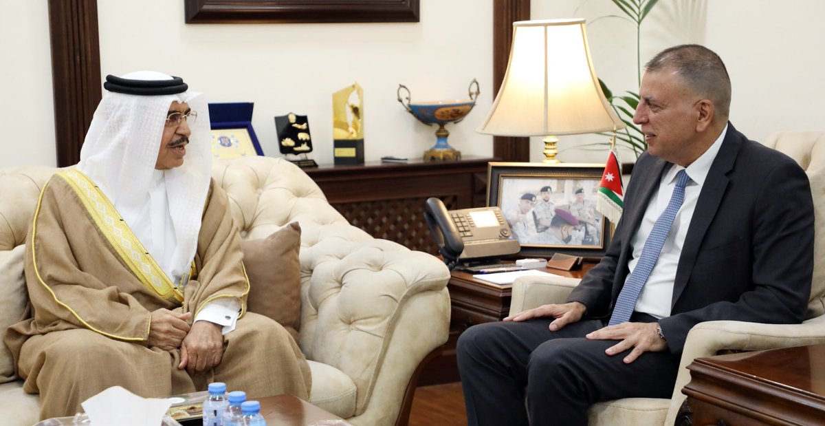 سعدنا يوم أمس باستقبال معالي الأخ الكبير الشيخ راشد بن عبدالله آل خليفه وزير داخلية مملكة البحرين الشقيقة. عقدنا خلال الزيارة اجتماعا مثمرا تناول العلاقات الثنائية بين البلدين وآليات تطويرها خاصة فيما يتعلق بتبادل المعلومات والخبرات في مختلف المجالات أهمها العقوبات البديلة